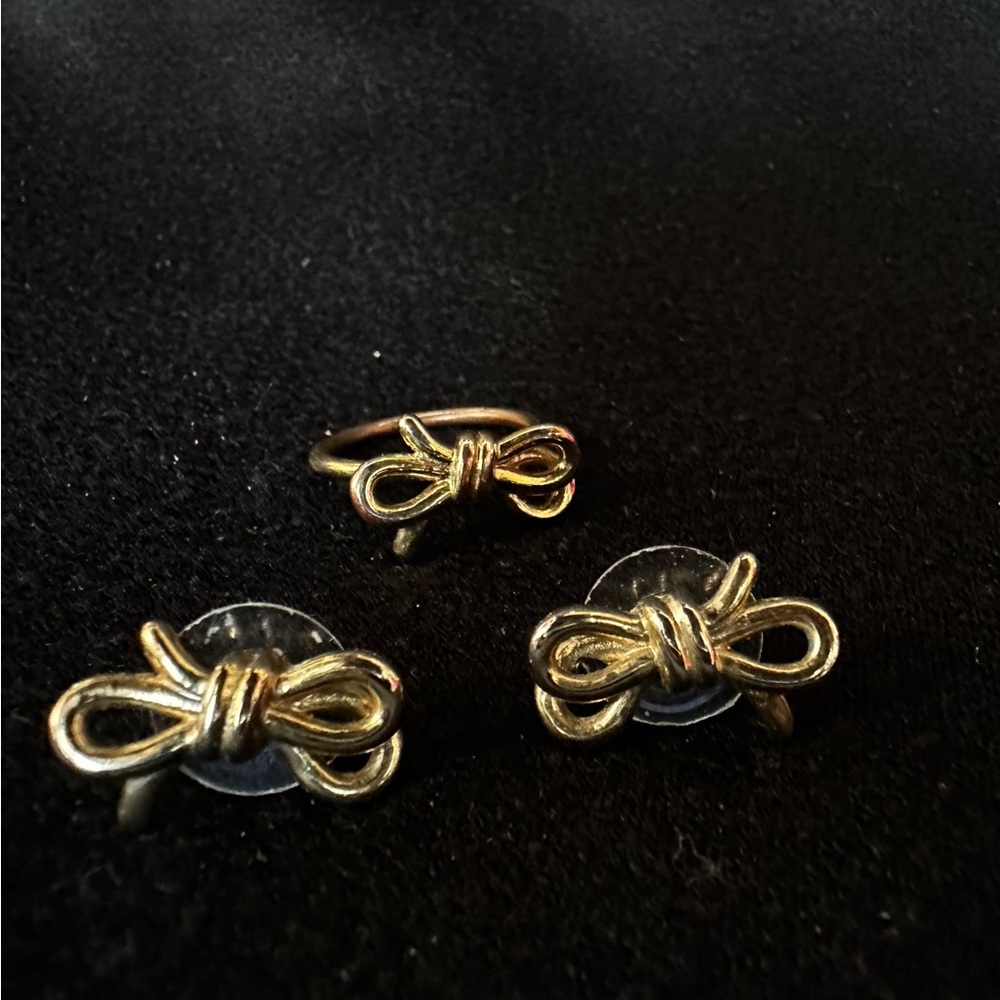 Goldtone bow earring and ring set
